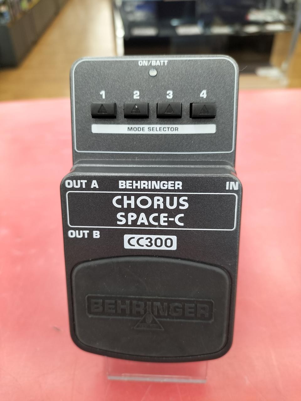 BEHRINGER CC300 Chorus Effects Pedal for Guitar and Bass Used