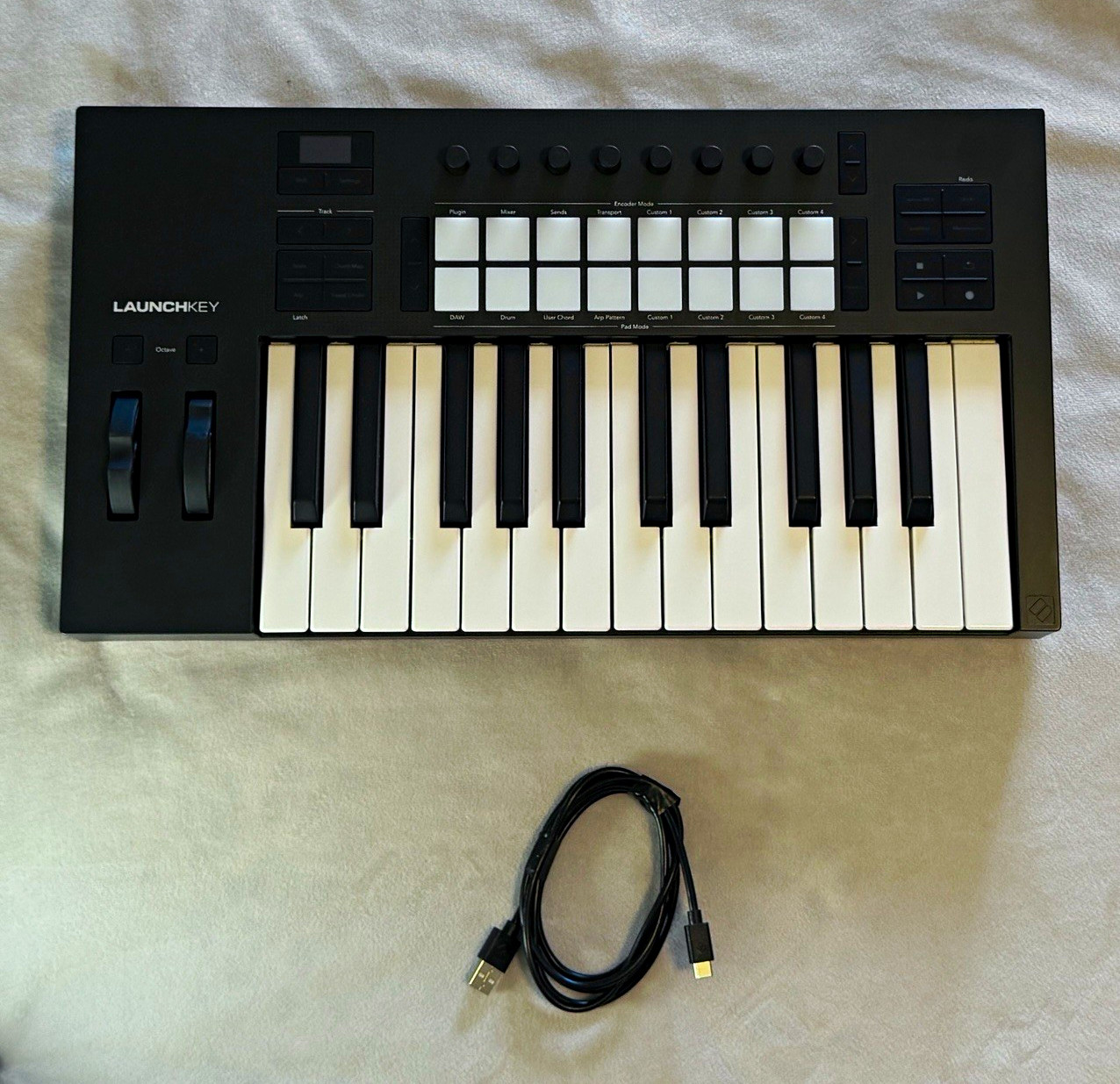 Novation Launchkey 25 MK4 MIDI Keyboard DAW Controller