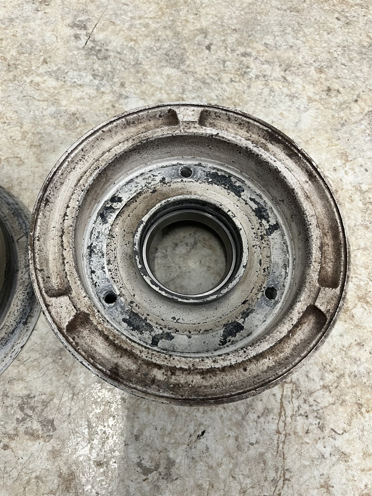 Grumman Yankee AA-1 Cleveland 40-86A 600 6.00 x 6 Main wheel rim hub 162-02700