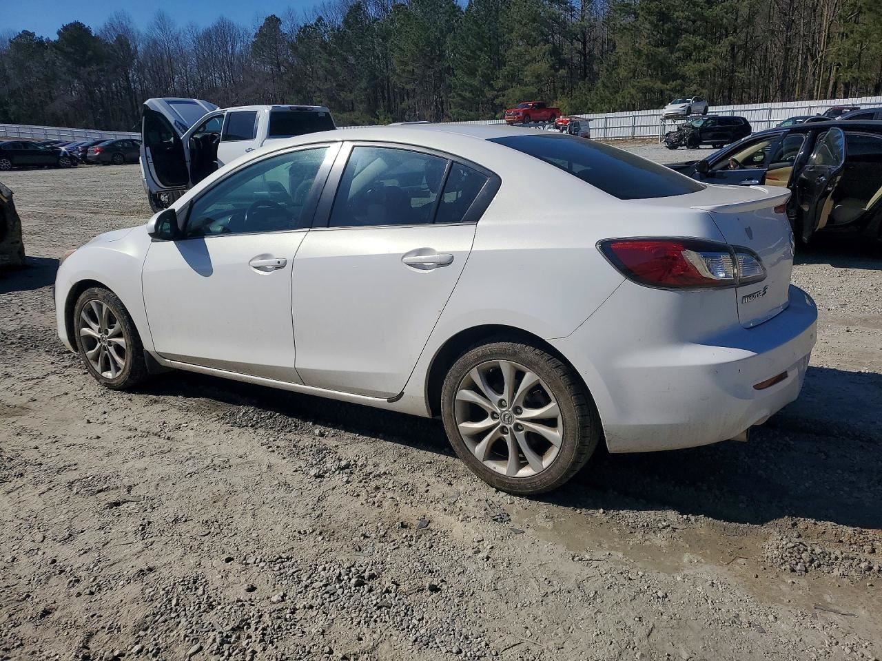3 2011 Glove Box 4998884