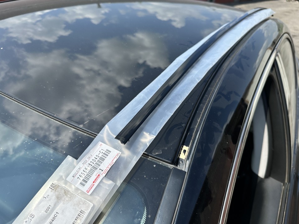 TOYOTA Genuine Lexus IS250 IS350 IS F Roof Drip Side Finish Molding ' Left LH