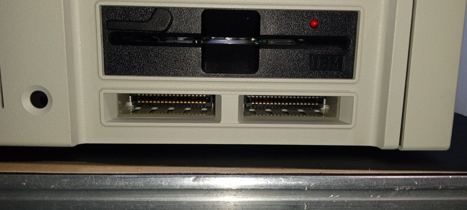1983 IBM PC Jr 4860 Vintage Computer Turns on...LOOK