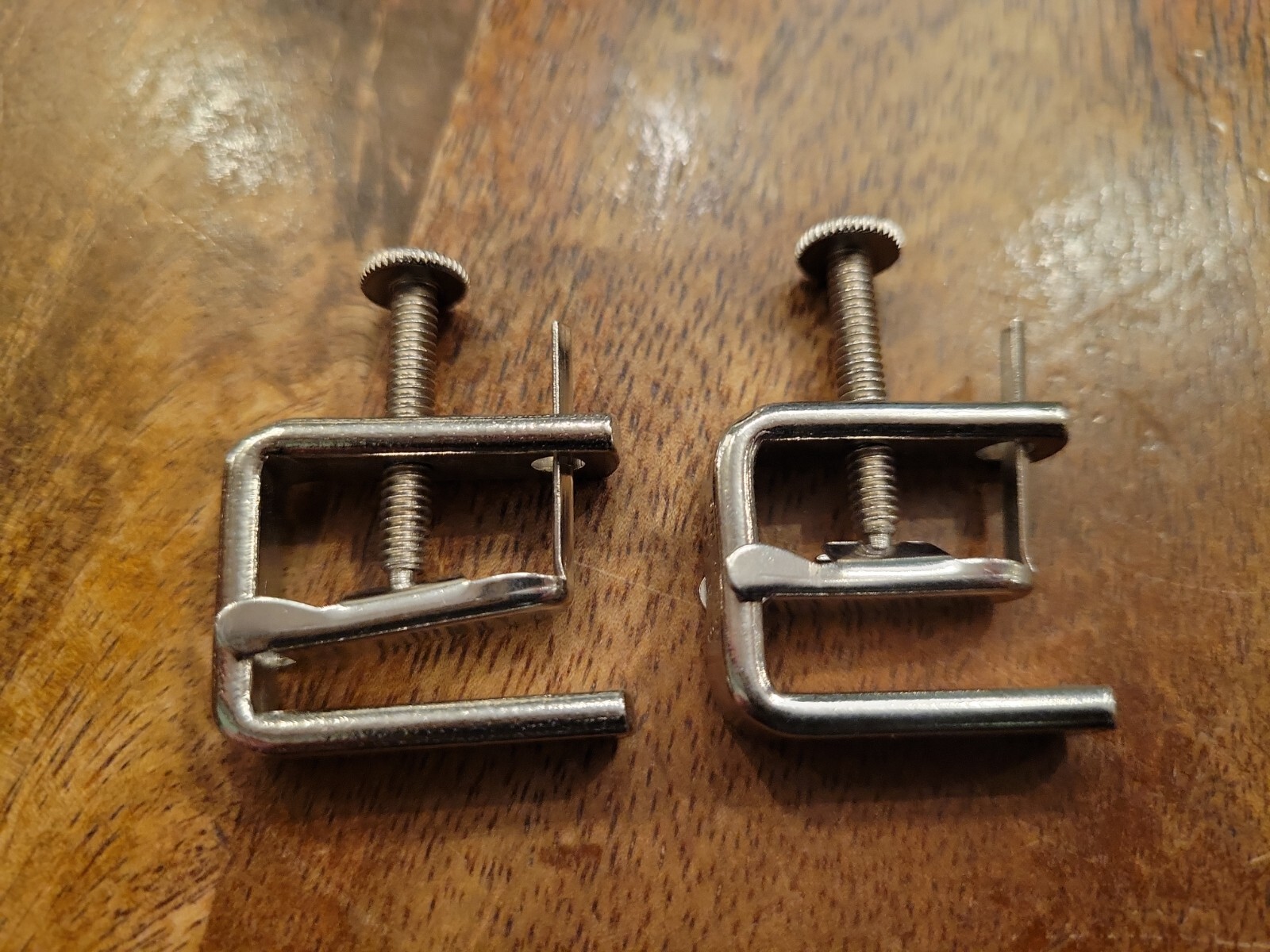 Lot of (2) Grafco Compressor Clamp for Flexible Tubing, Open Opening C226