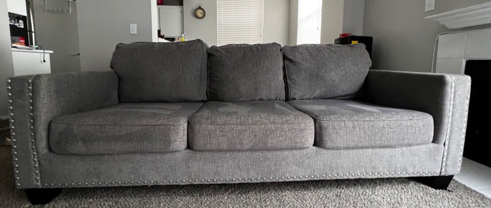 Ashley Furniture Exclusive Brand Barrali 3 Cushion Sofa with 5 Throw Pillows