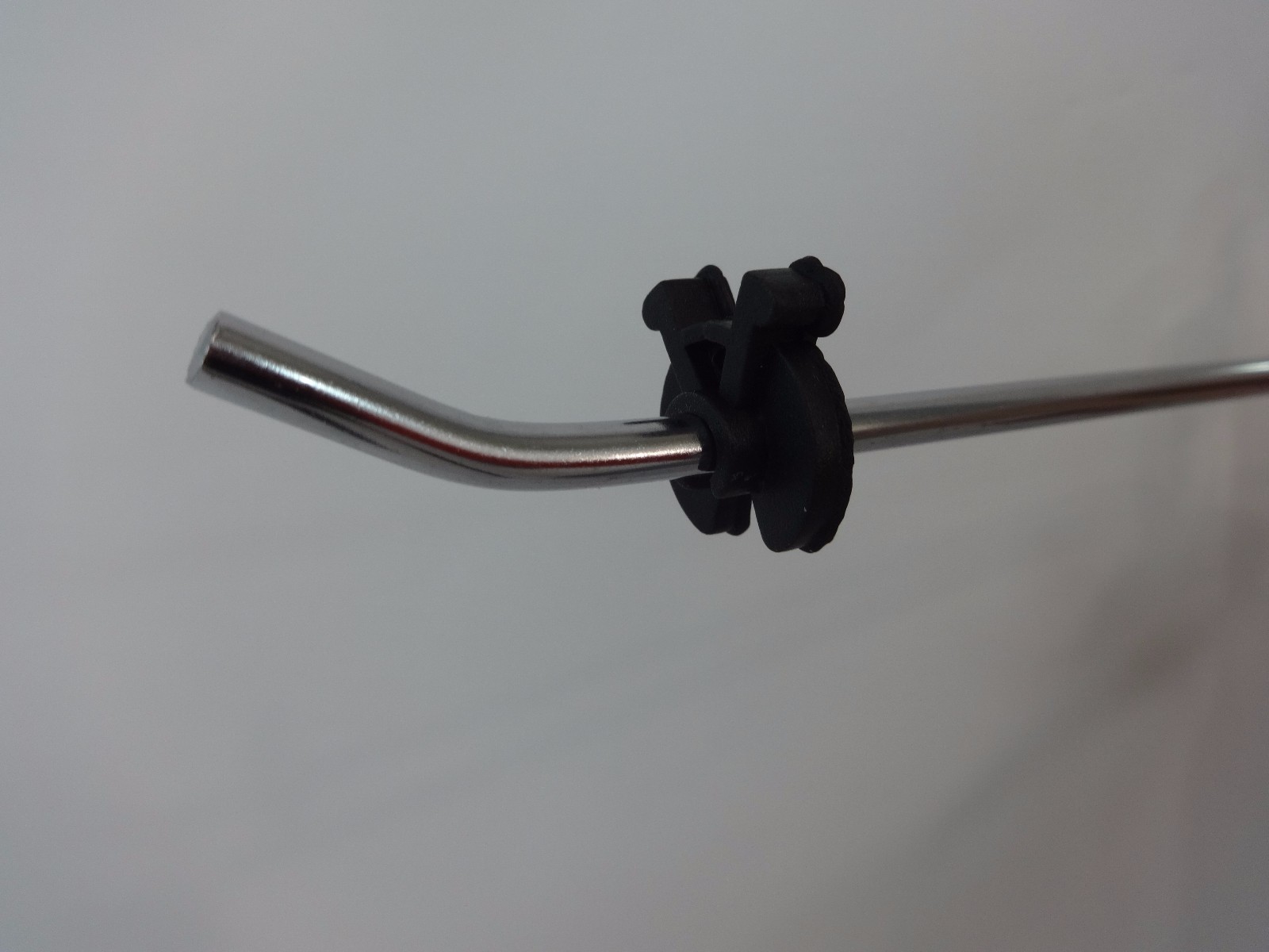 Qty. 200 Black Squeezable Inventory Control Clip Wire Grid Peg Hook