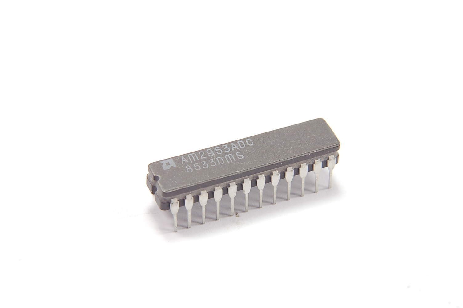 Advanced Micro Devices - AM2953ADC - 8-Bit, Bidirectional I/O, 24CDIP, New.