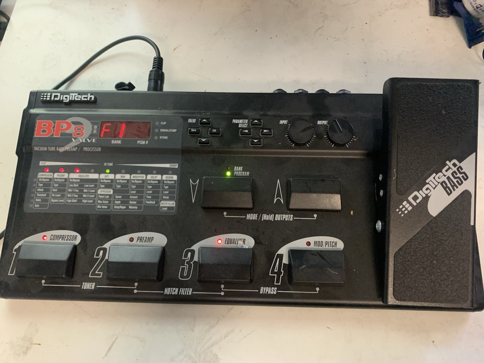 Digitech Bass Guitar Effects Pedalboard BP8 Vacuum Tube Preamp Processor