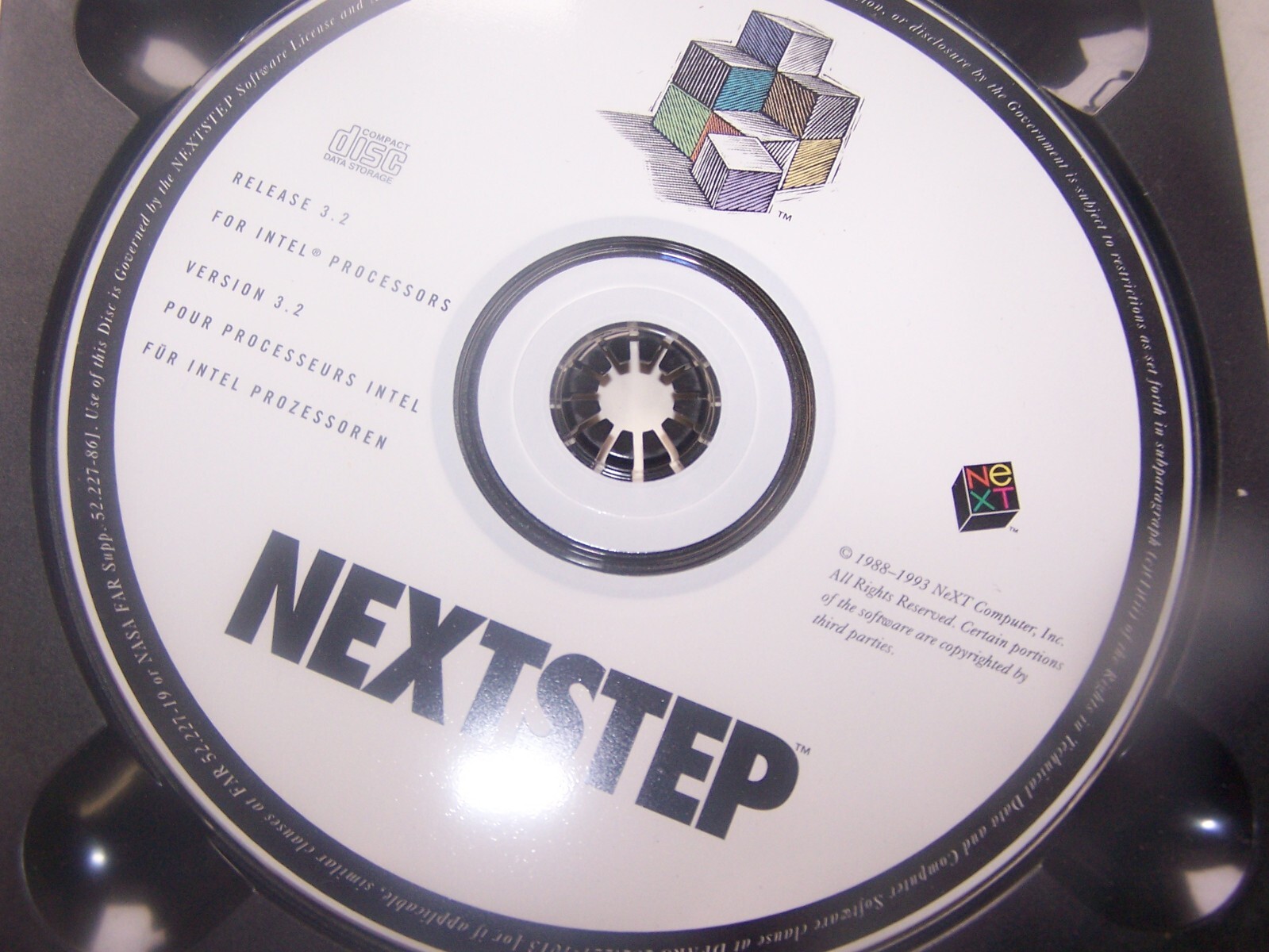 CLEARANCE - NeXTStep Release 3.2 & NeXTStep Developer 3.2 Software