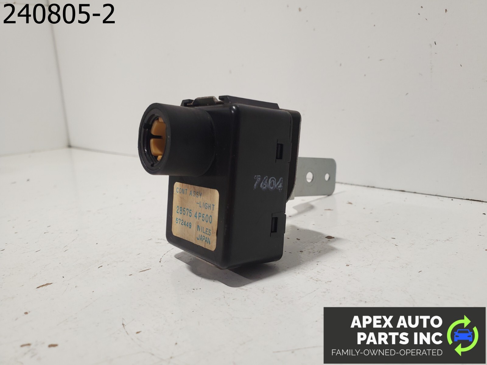 OEM 1997 Infiniti Q45 4L Light Sensor Control Module 28575 4P500