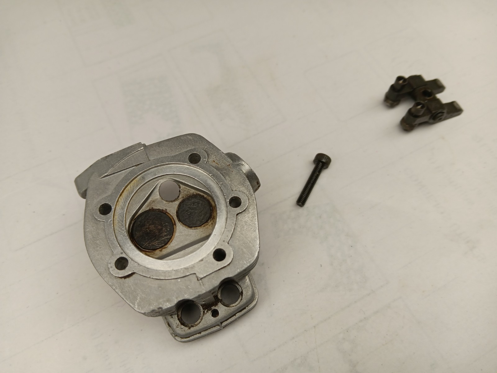 MAGNUM XL 52 Four Stroke R/C Engine Cylinder Head with Rockers