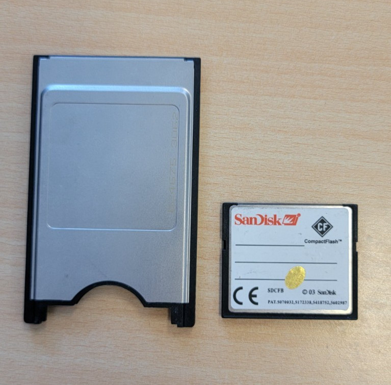 Transcend Compact Flash Adapter with Sandisk 32MB