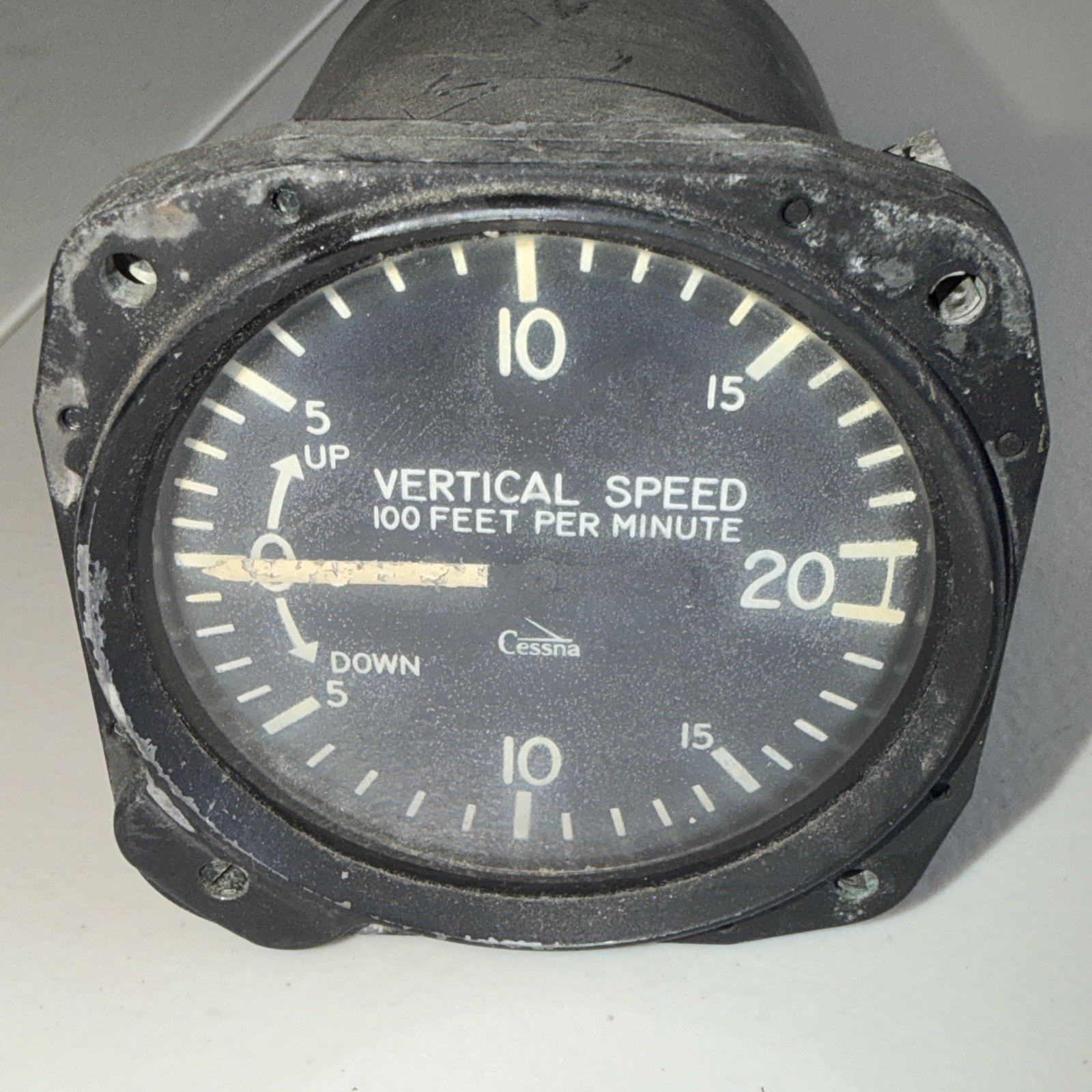 Cessna United Vertical Speed Indicator Gauge, P/N: S1392 N2 / 7000-C92N2