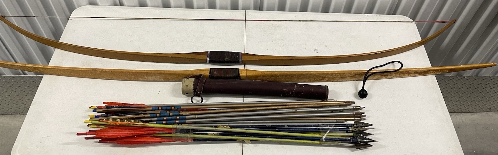 Vintage Outdoor Sports Mfg. Co. Wooden Long Bow Arrows Quiver Lot