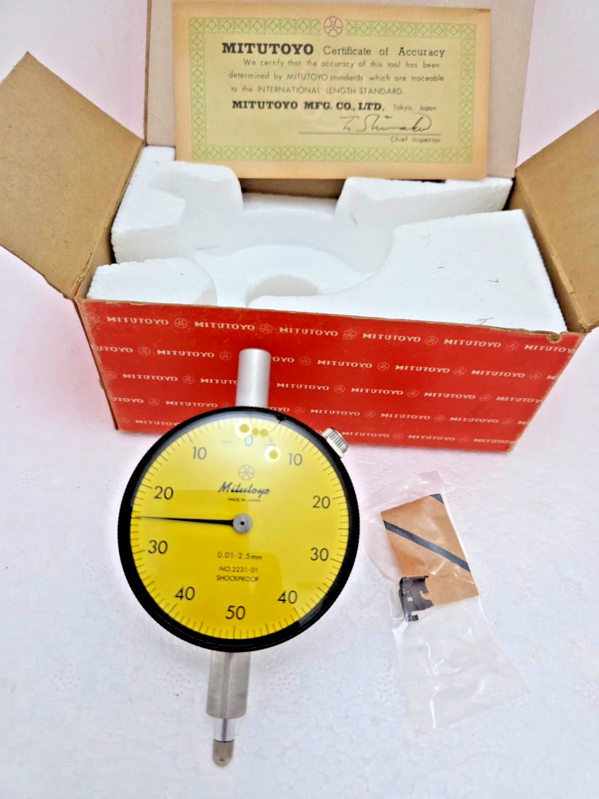 Mitutoyo 2231-01 Dial Indicator 0.01-2.5mm Graduation Shock Proof Made In Japan