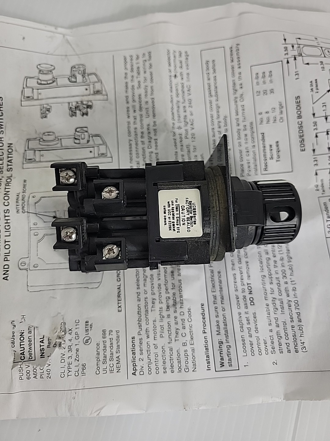 Appleton UCSSSeries Hazardous Location Selector Switch 2 Positions New No Box
