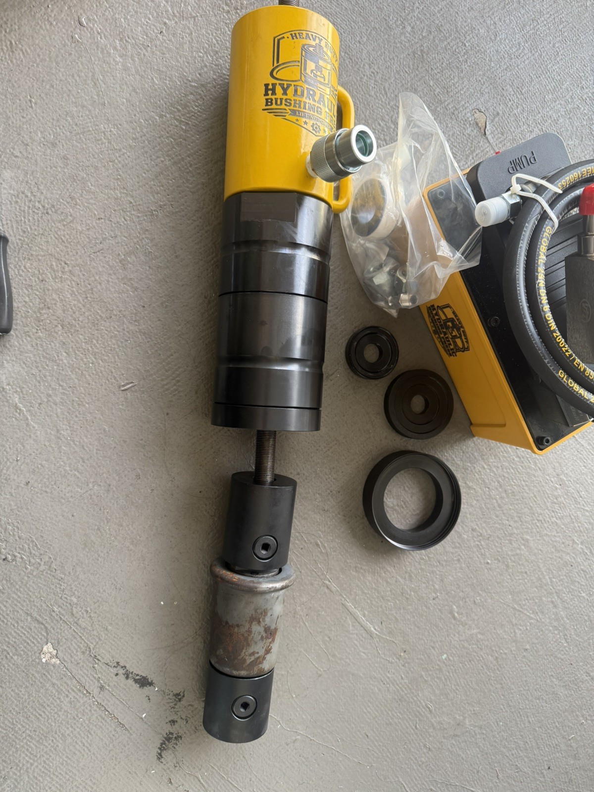 Truck bushing extractor