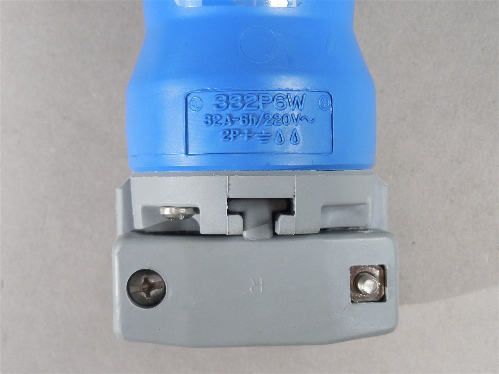 Hubbell Watertight Plug HBL332P6W NEW