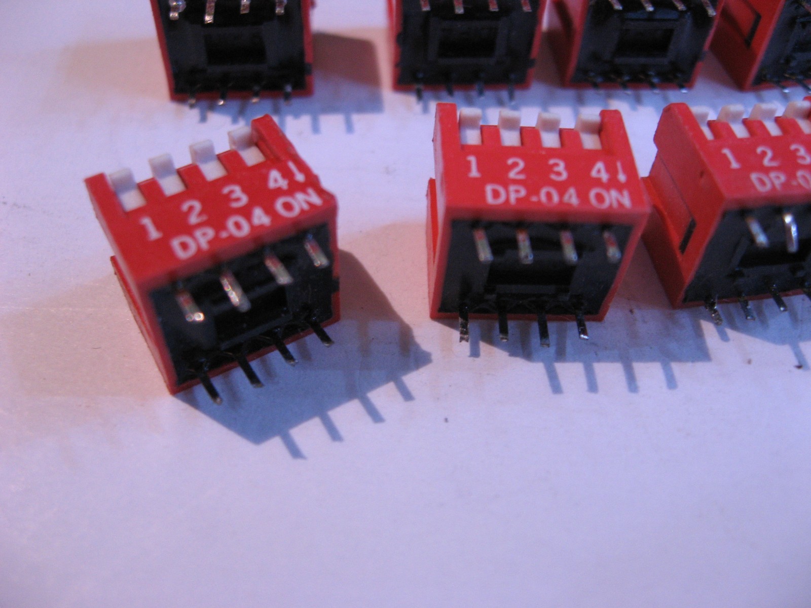 DIP Switch 4 Position Through Hole Mount Right Angle DP-04 Used PCB Pulls Qty 10