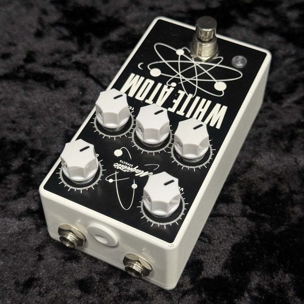Magnetic Effects White Atom Shinjuku Store