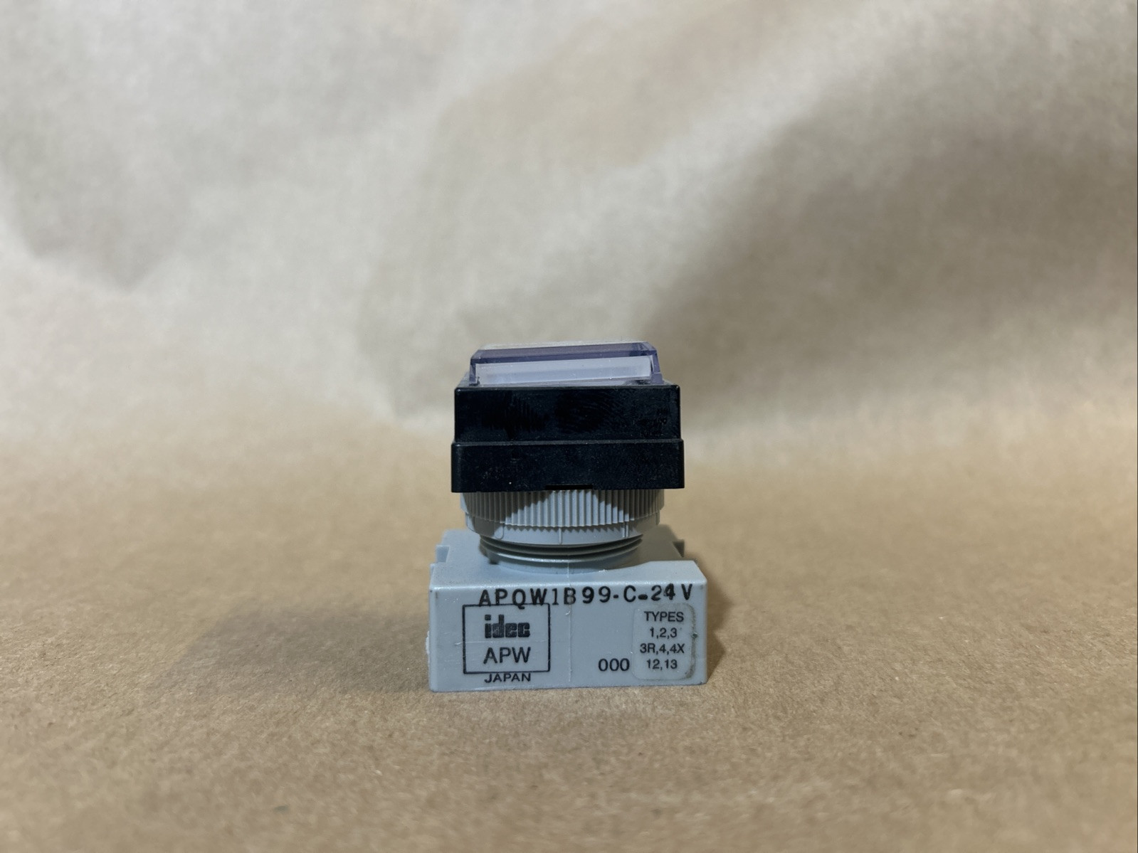 Idec Apw APQW1B99-C-24V