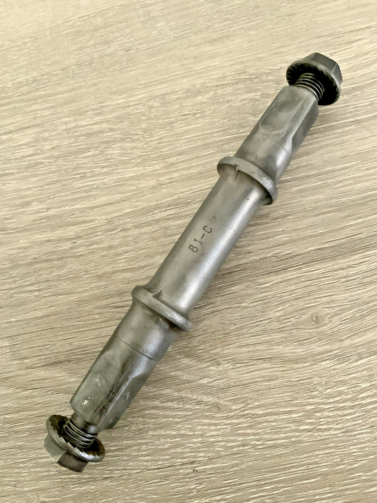 JIS BOTTOM BRACKET SPINDLE 81-C 119 MM LENGTH