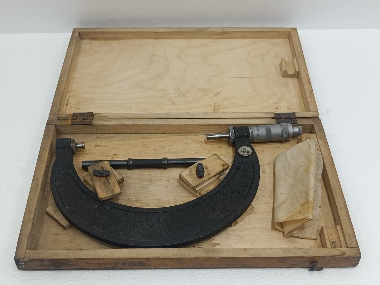VINTAGE METRIC MICROMETER 0.01MM – 150 TO 175MM RANGE METAL MEASUREMENT TOOL