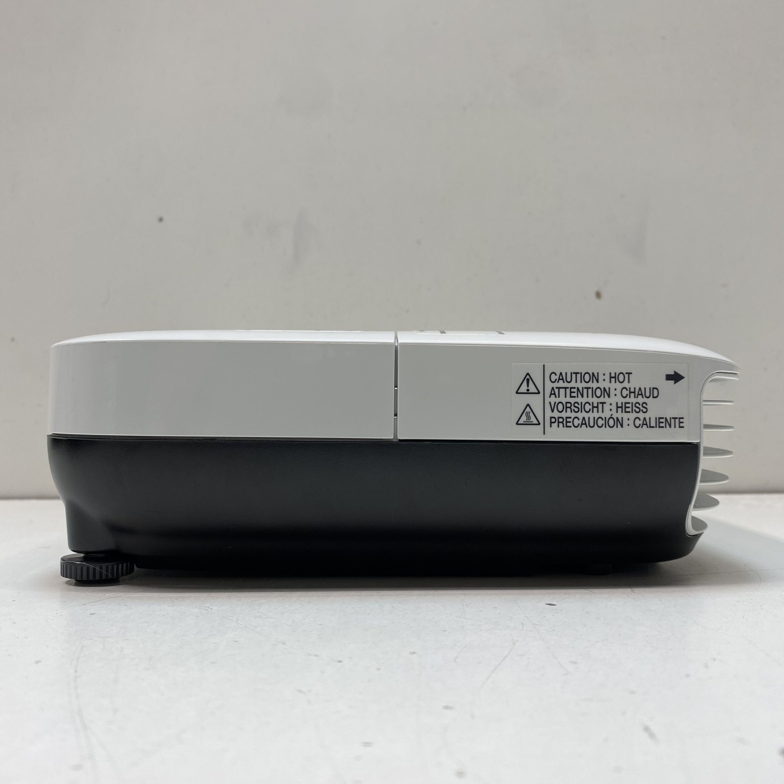 Epson VS200 3LCD Projector H391A White with Remote Cables and User CD