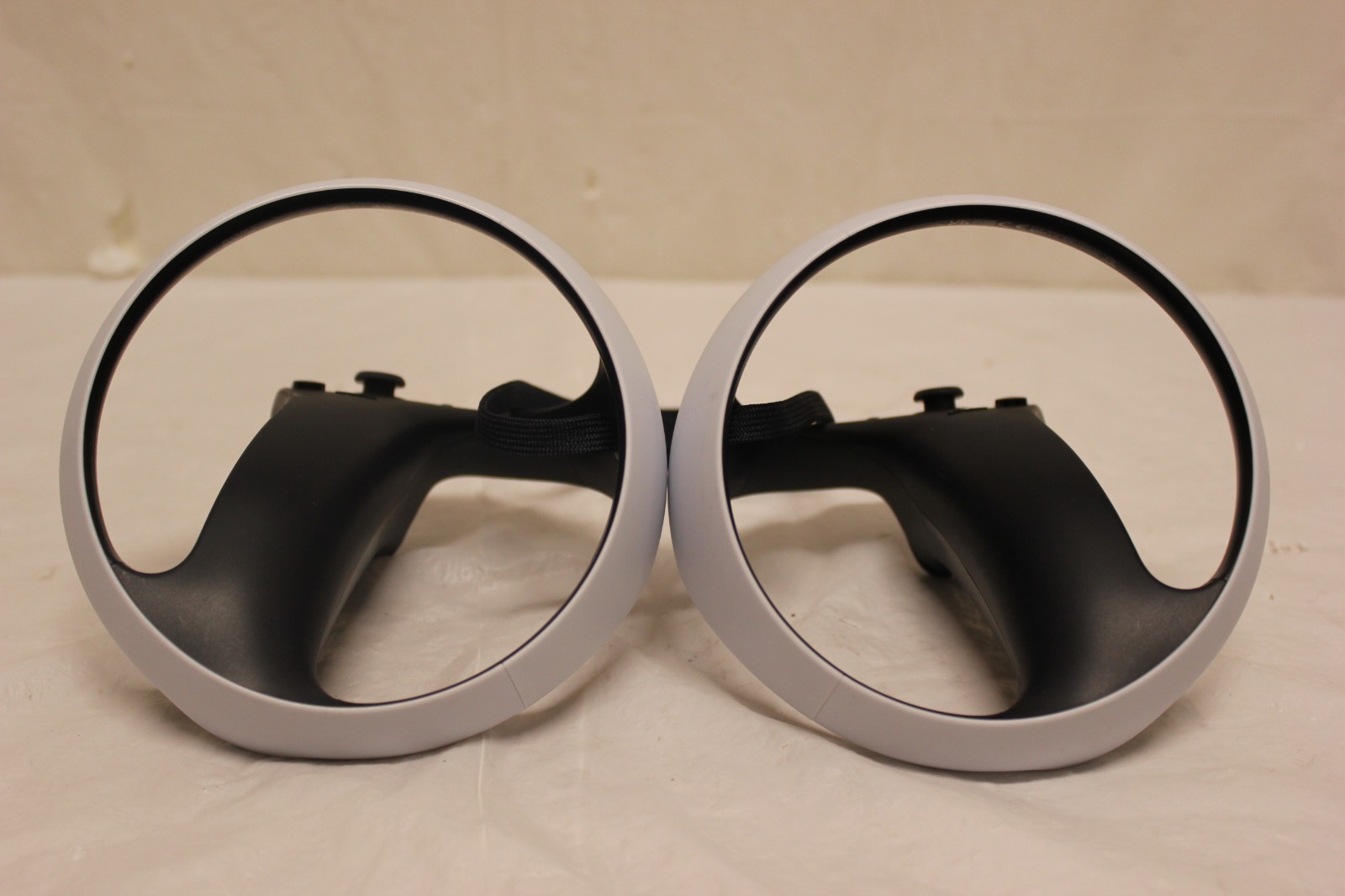 Meta Quest 3 512GB Standalone VR Virtual Reality Gaming Controllers Battery Pack