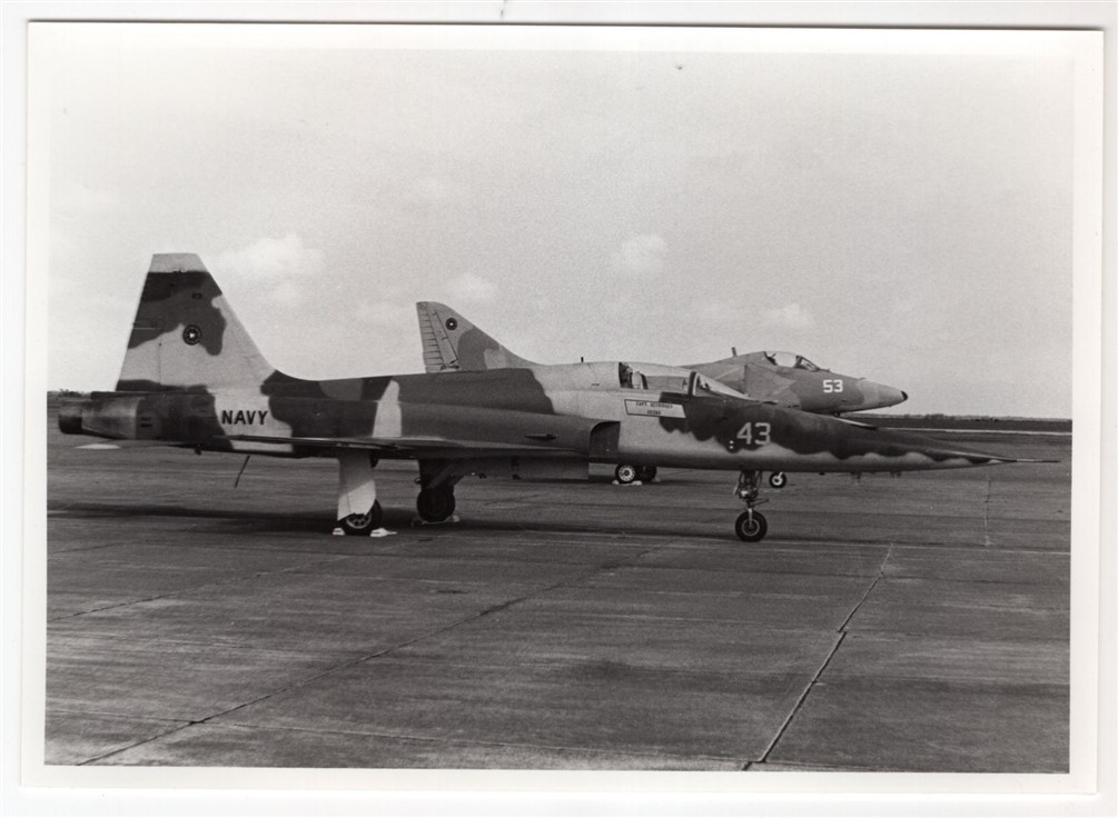 1983 US Navy Northrop F-5E Tiger 159831 of NFWS TOPGUN Ellington AFB 5x7 Photo