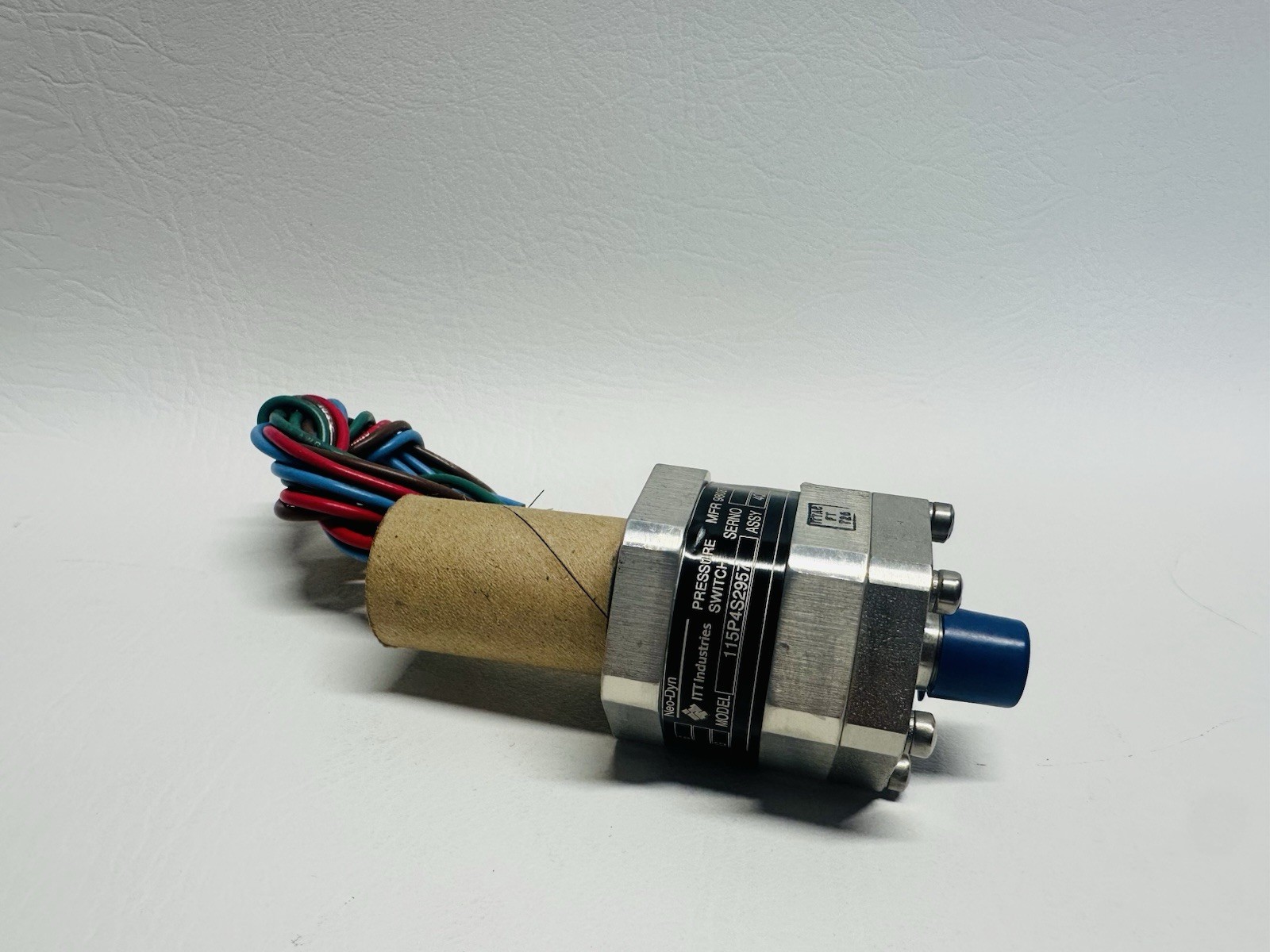 NEW ITT Neo-Dyn 115P4S2957 Pressure Switch