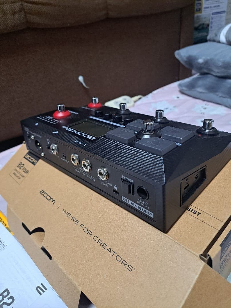 ZOOM B2 FOUR bass effector