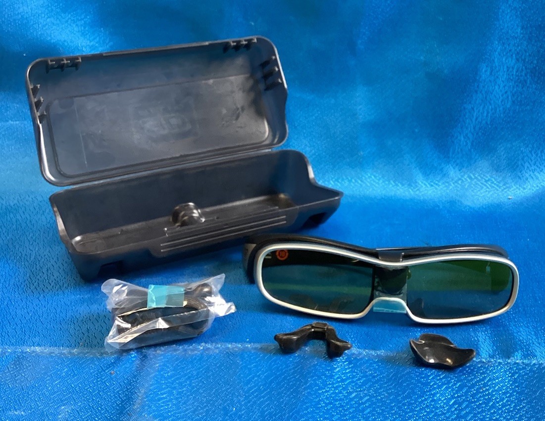 Panasonic battery powered 3D glasses GK0511545A-Large with Case and Strap