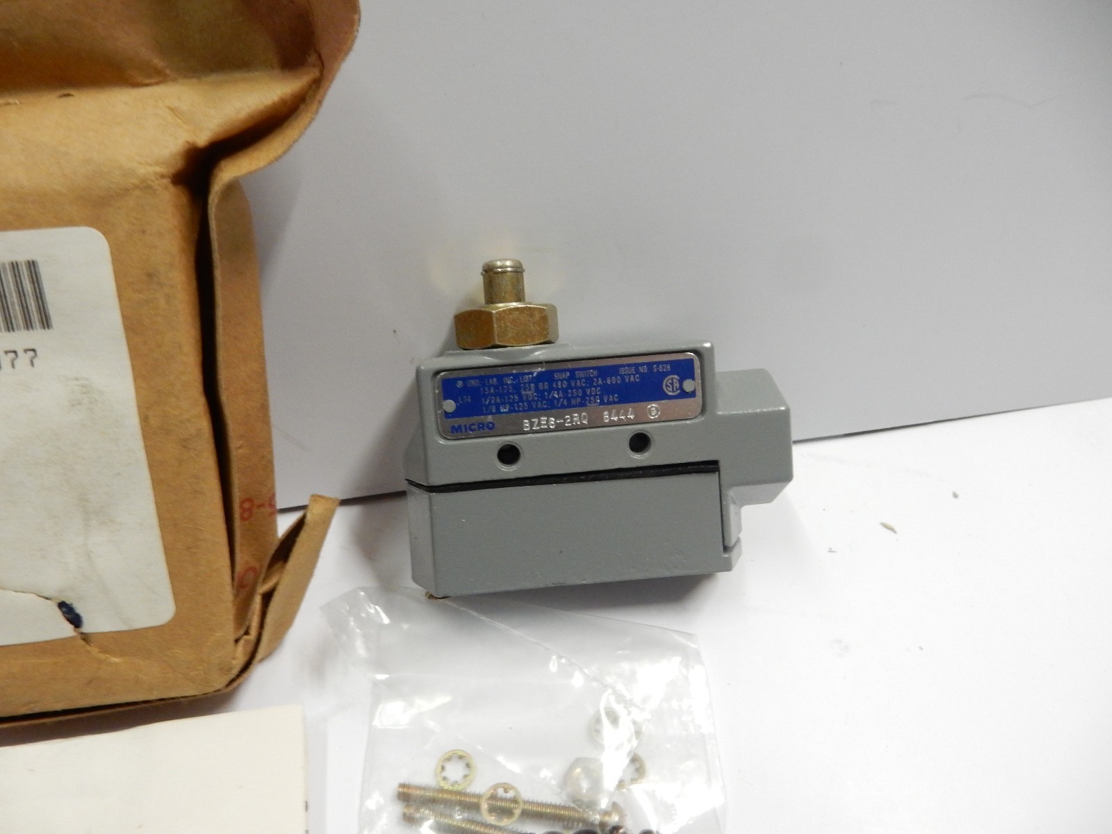 HONEYWELL MICRO SWITCH BZE6-2RQ SENSITIVE SWITCH 5930-00-959-0077
