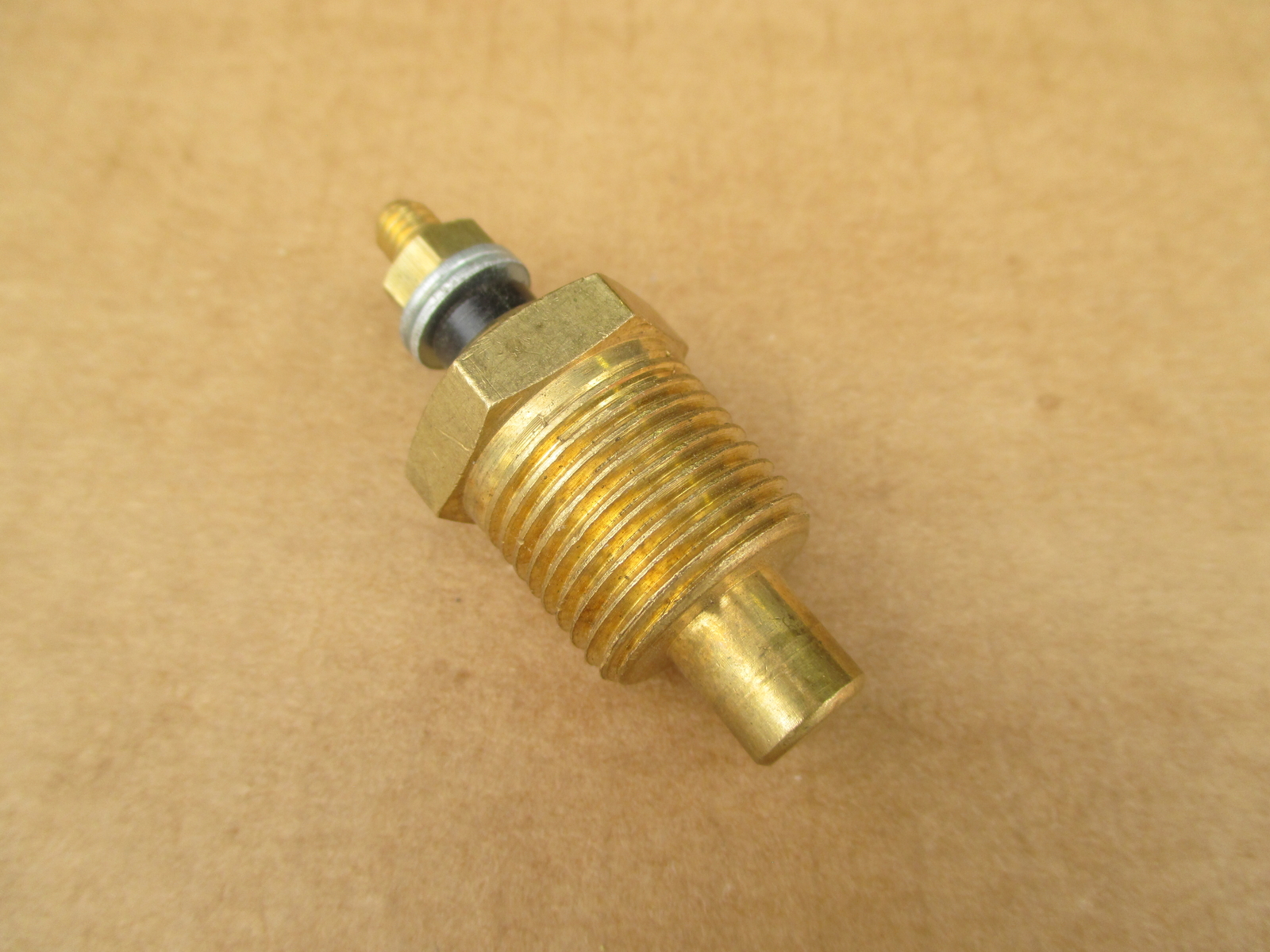 TEMPERATURE SENDING UNIT FOR FORD TEMP 5600 5700 6600 7600 7700 BACKHOE 550 555