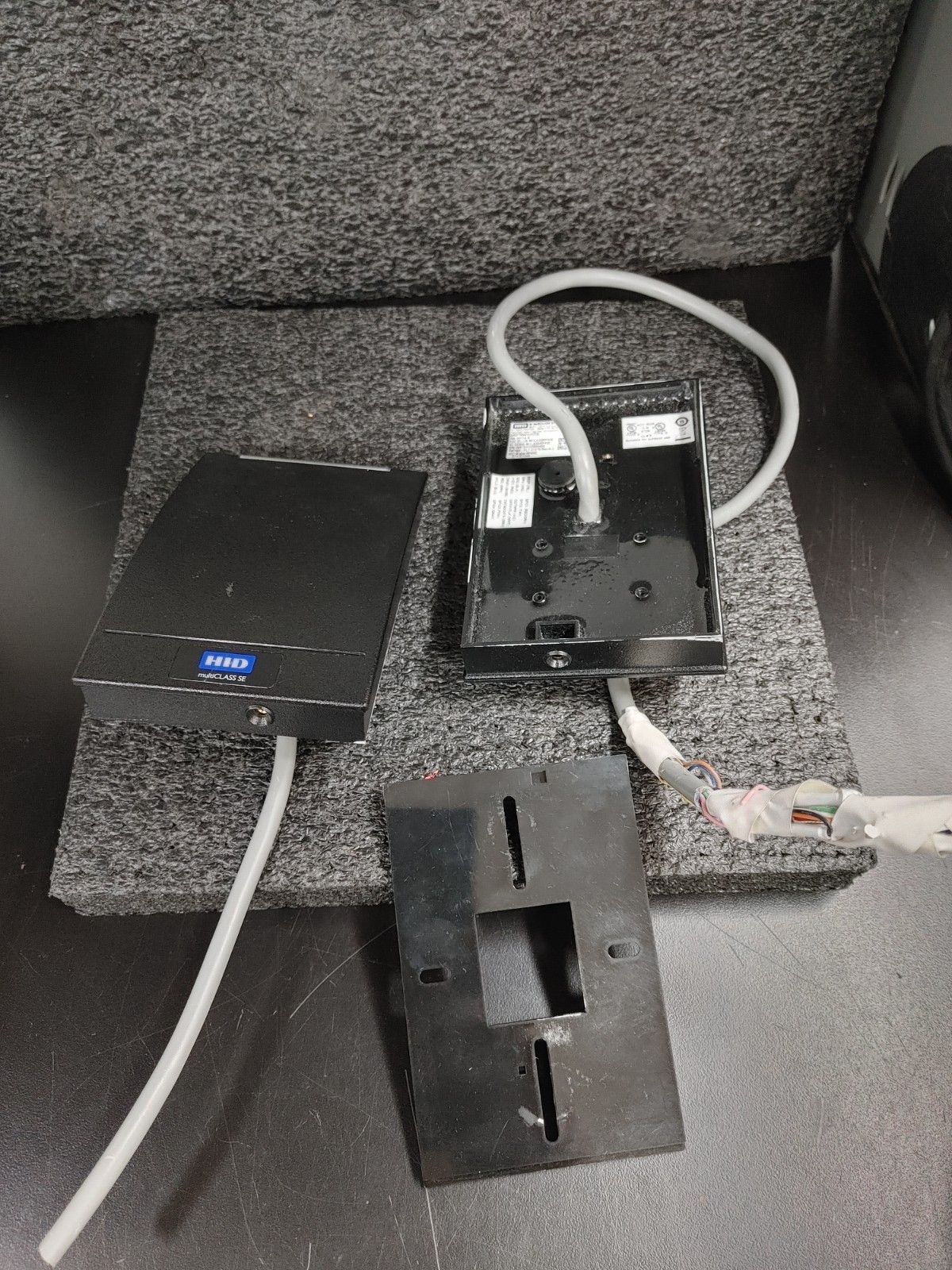 Lot of 2 HID multCLASS SE RP40 920PTNNEK00000 Contactless Smart Card Reader