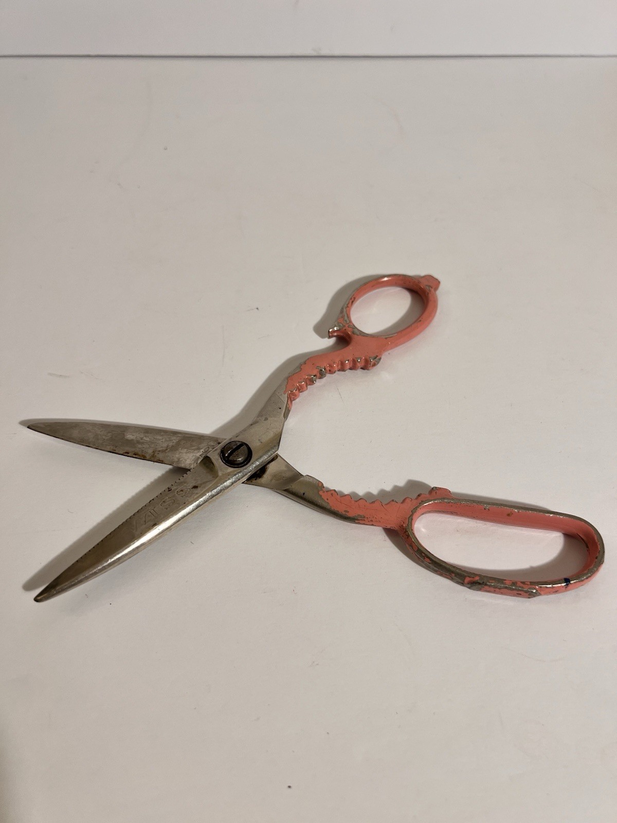 Vintage Wiss 1KS Pink Kitchen Shears Jar Bottle Opener Nut Cracker