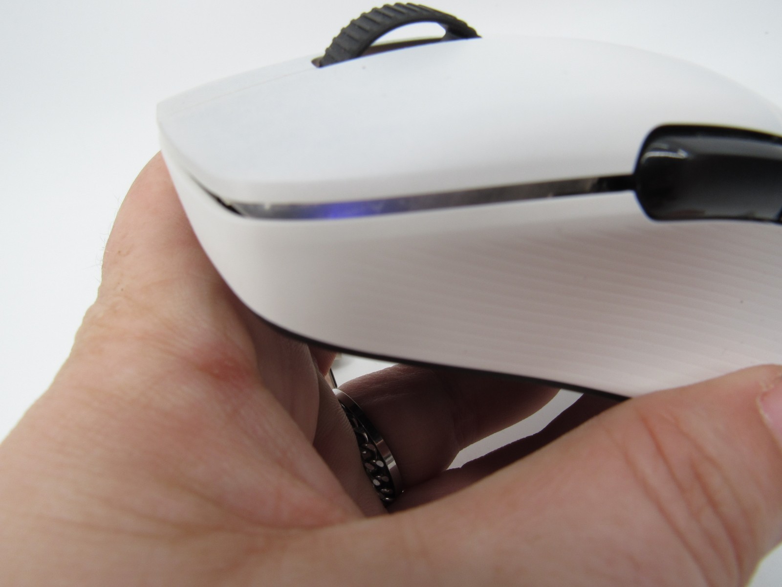 ROCCAT Kone Pro Air Wireless Bluetooth Gaming Mouse 5-Button White Read