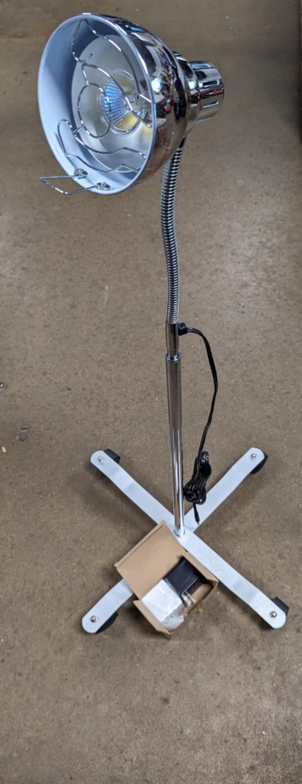 NEW GRAFCO Standing Gooseneck Exam Light Lamp Chrome w/Mobile Base NEW IN BOX