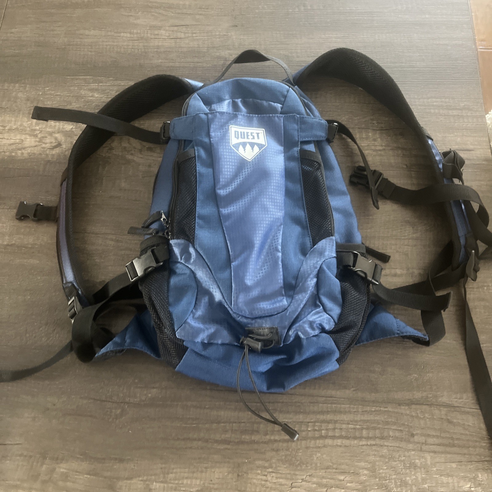 Quest Hydration Hiking Backpack Blue w/ Water Bladder Trail Day Pack Camping EUC