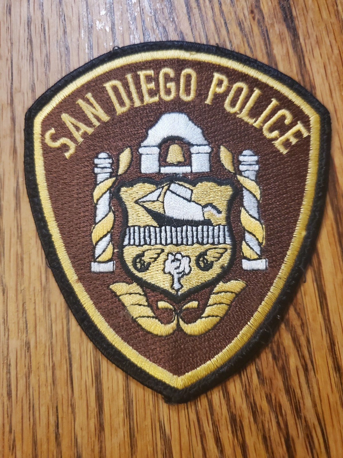 Vintage San Diego Police Department (SDPD) shoulder patch, a design first...