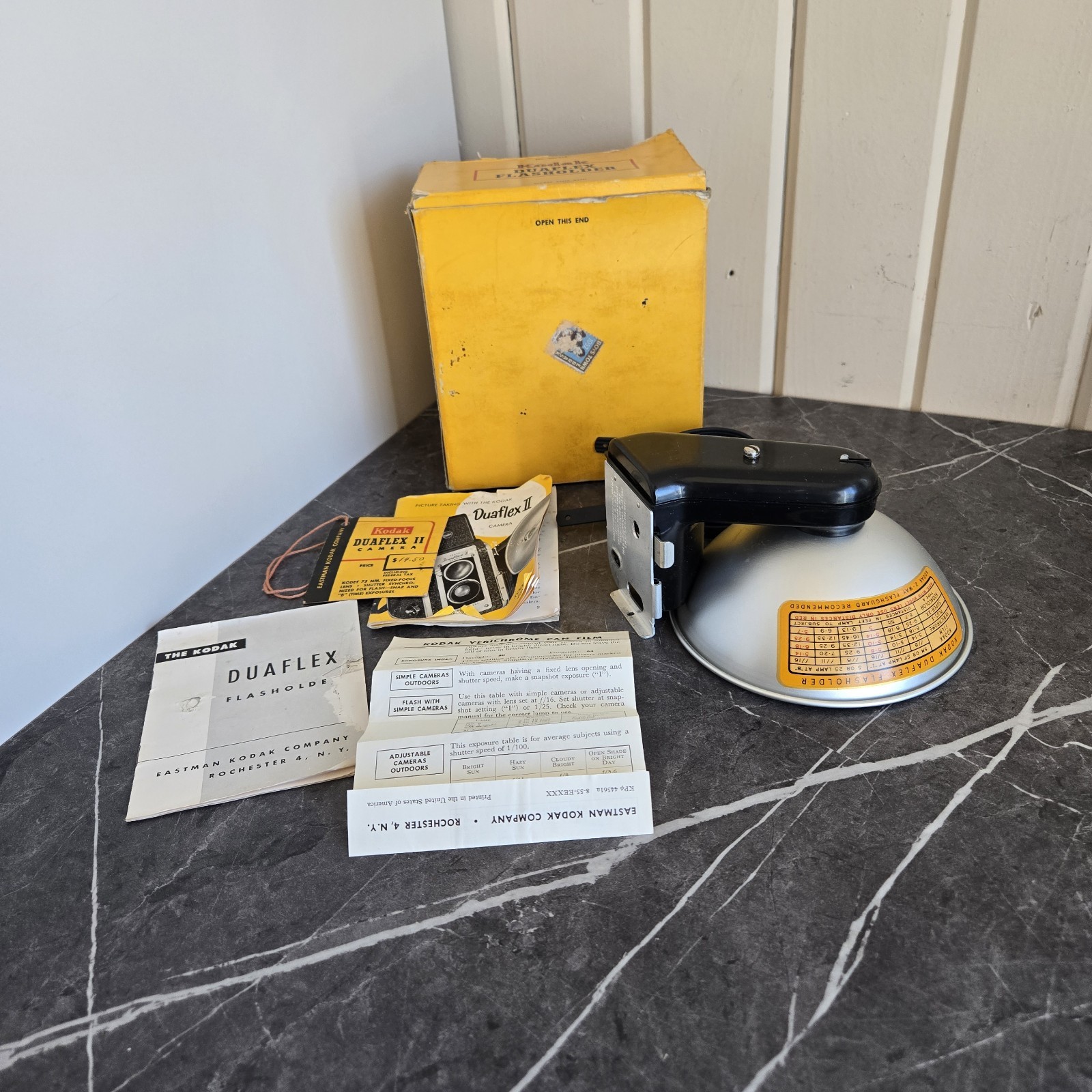 Vtg Kodak Duaflex Flasholder Flash Holder in Original Box w/ bracket & Papers