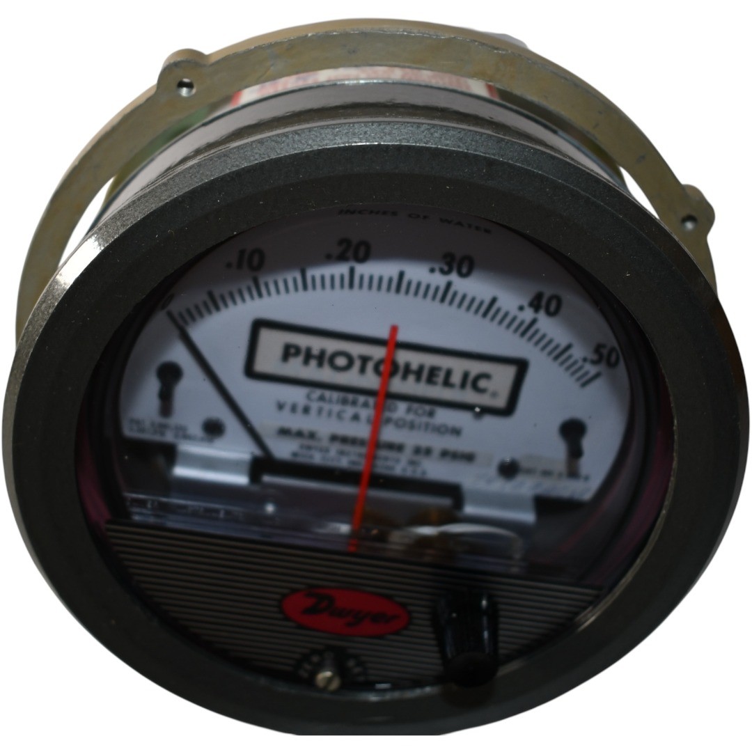 NEW Dwyer 3000-0 SR-LT Photohelic Pressure Switch Gauge 0-0.50 WC
