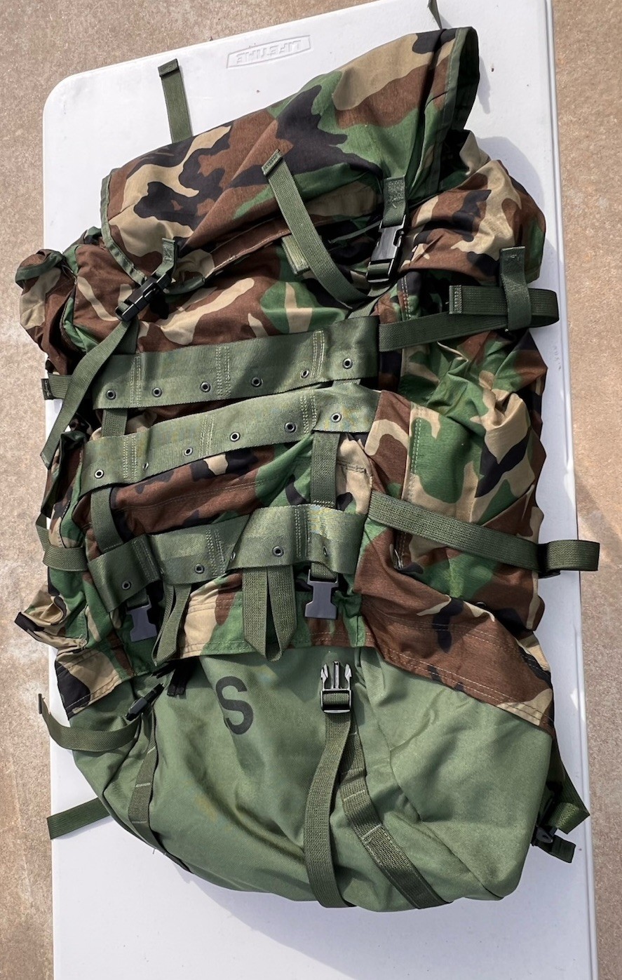 US MILITARYLARGE RUCKSACK BACKPACK WOODLAND CAMO MULTI COMPARTMENT USA MADE