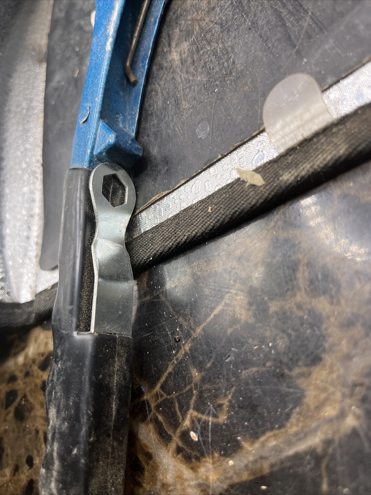 rivet tool blue. AD