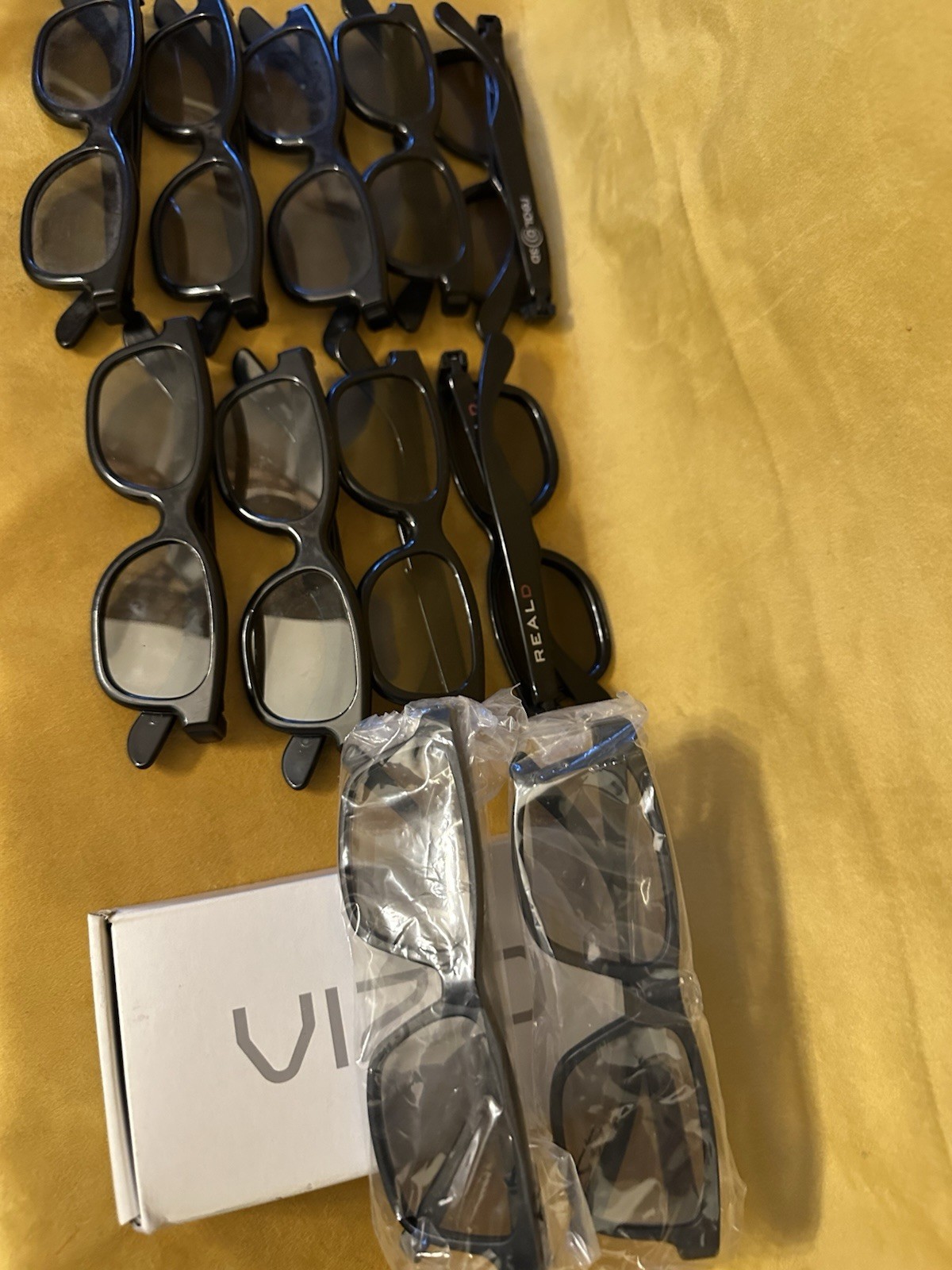 Lot Of 3D Glasses Vizio, Real d And Real D3d 11 Pairs Of Glasses