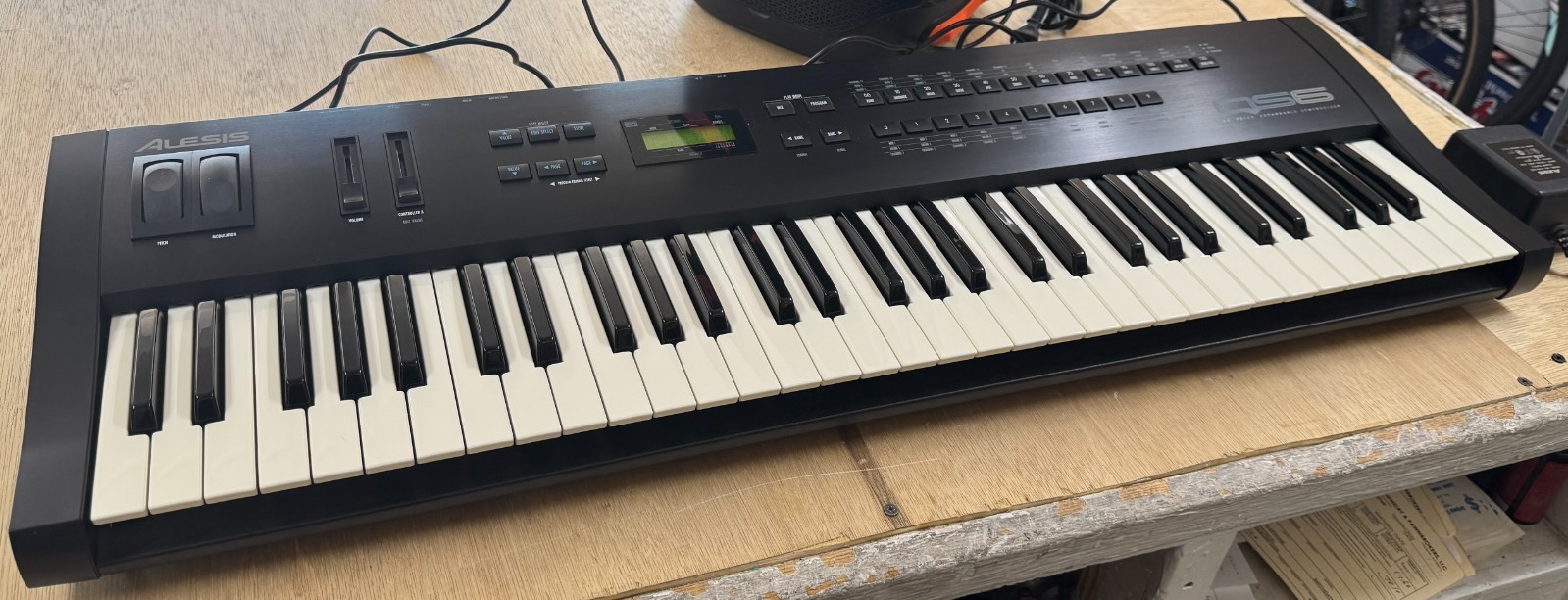 Alesis QS6 61-Key Keyboard 64 Voice Synthesizer - Video(Working)