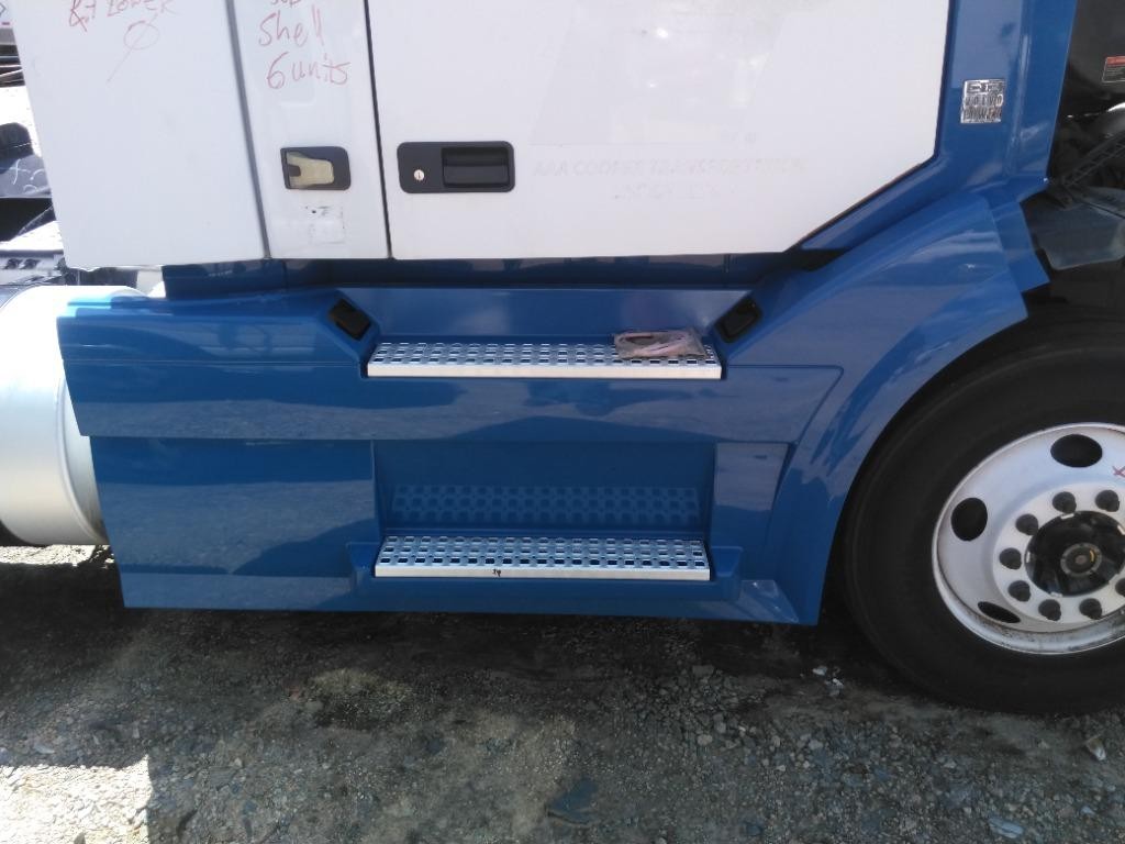 For 2015 VOLVO VNL SIDE FAIRING Right ,  GA