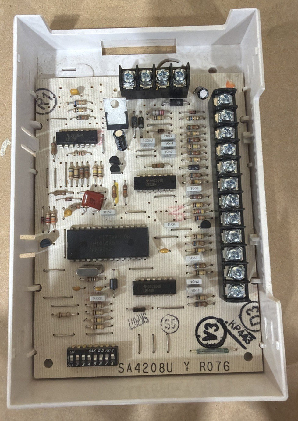 Honeywell Ademco 4208U 8 Zone Universal Expander 1 UNIT