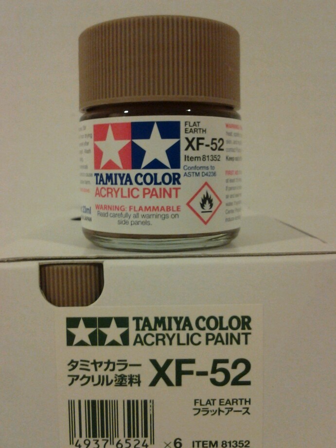Tamiya acrylic paint XF-52 Flat earth 23ml.