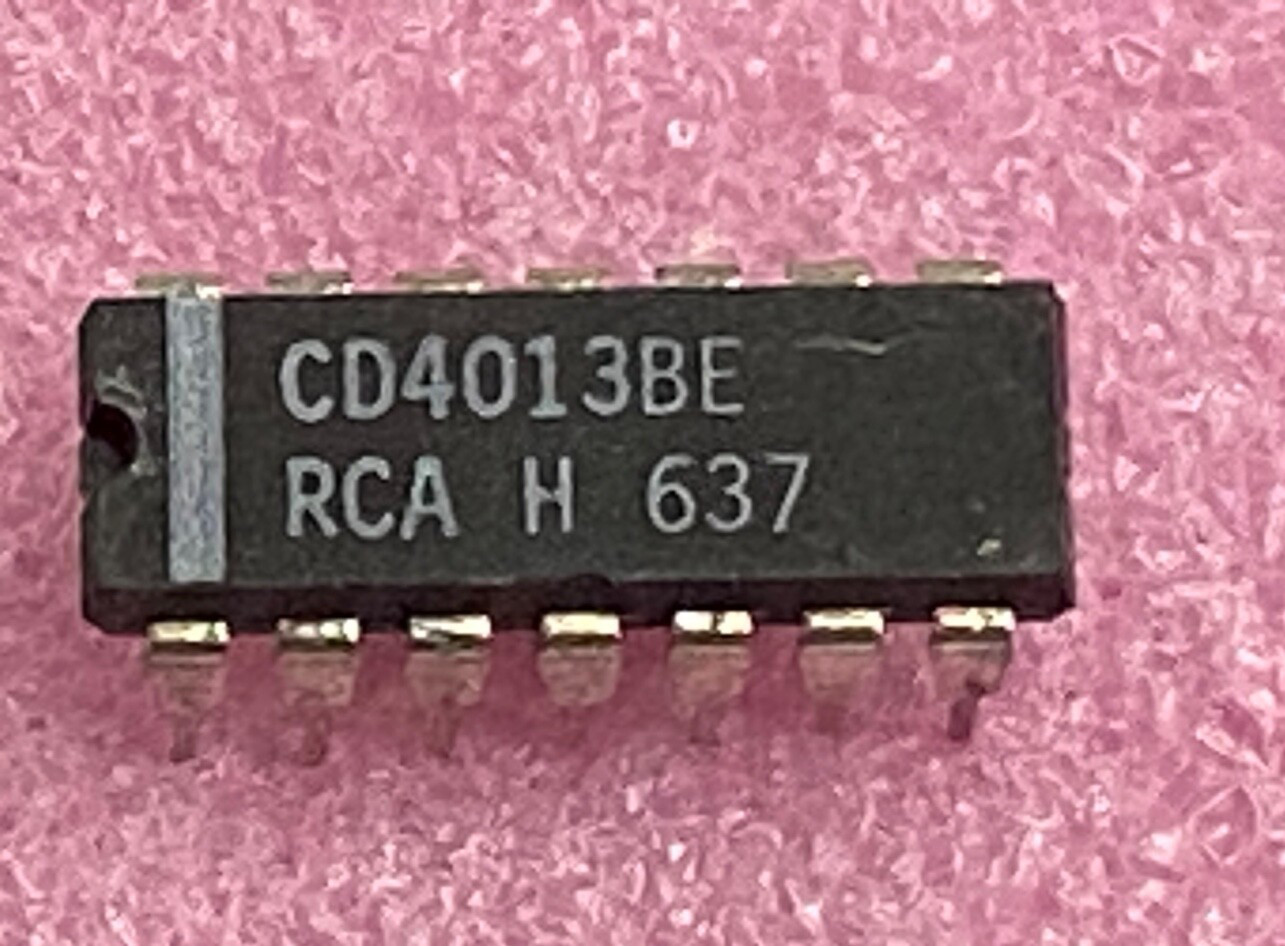 RCA CD4013BE dual D-type flip flop Integrated Circuit